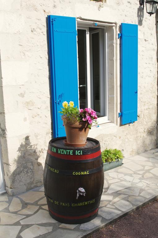 Le Clos Fleuri Hotel Médis Exterior foto